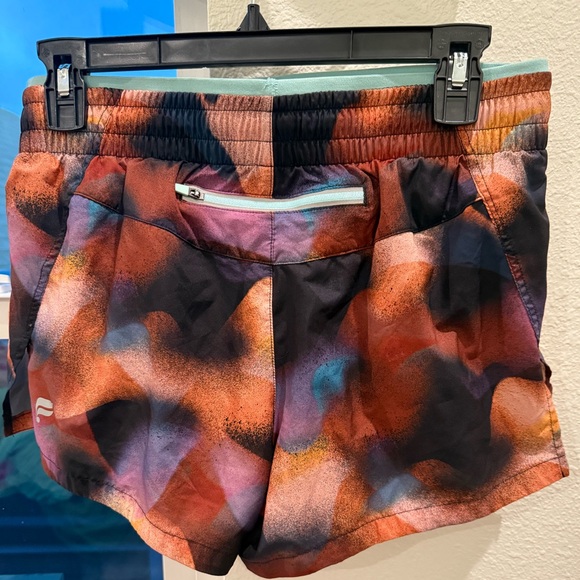 *SOLD* Breathe Mid-Rise Fabletics Run Shorts - Picture 7 of 7